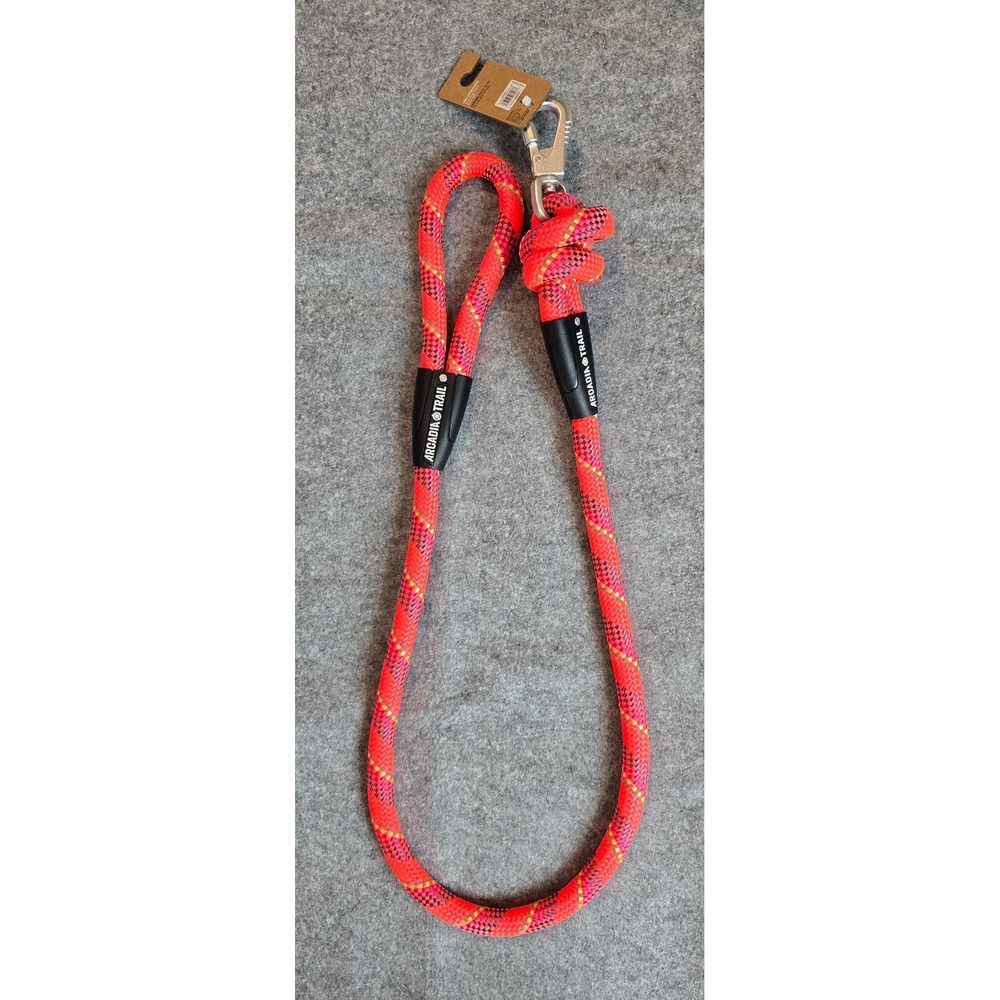 NWT Arcadia Trail Paracord Dog Rope Nylon Leash 4 feet Coral Orange, Carabiner
